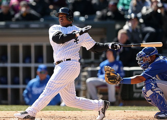 Outfielder Dayan Viciedo sustained an oblique injury against the Blue Jays in Toronto on Thursday.